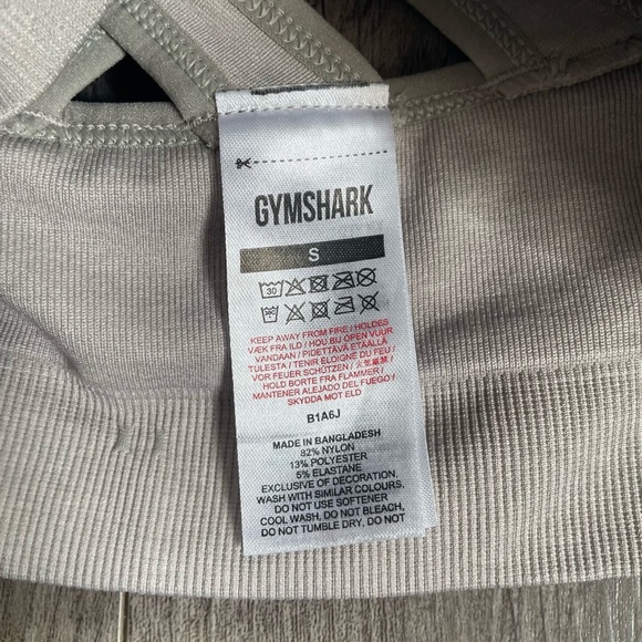 Gymshark Gray Adapt Butterfly Seamless Sports Bra and Leggings Set - Picture 3 of 7